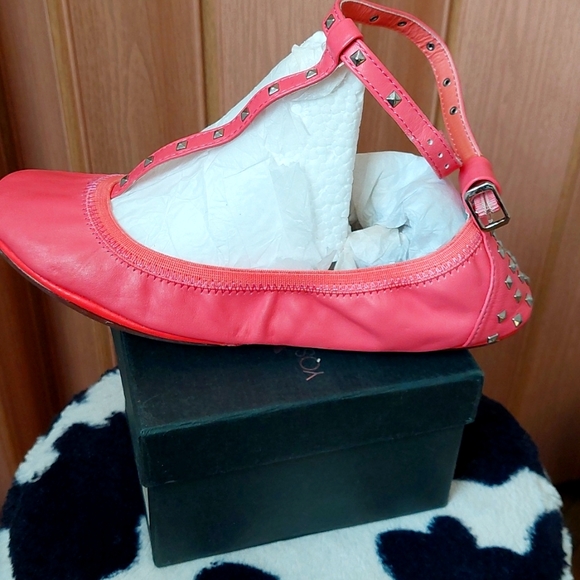 Yosi Samara pink studded flats size 8